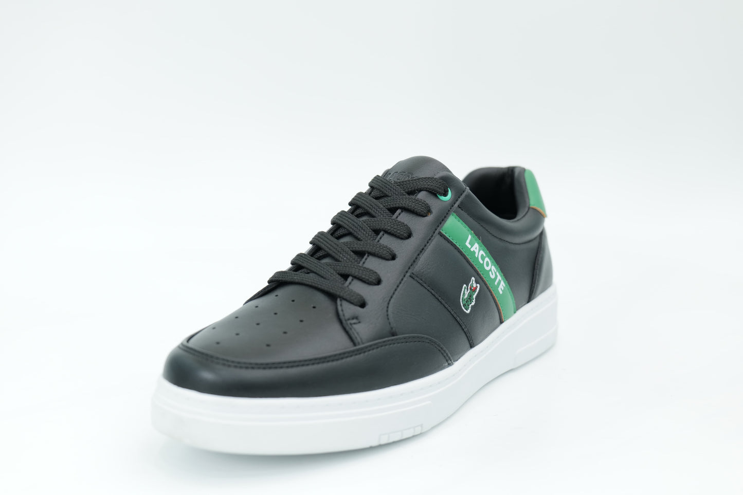 Casual sneakers