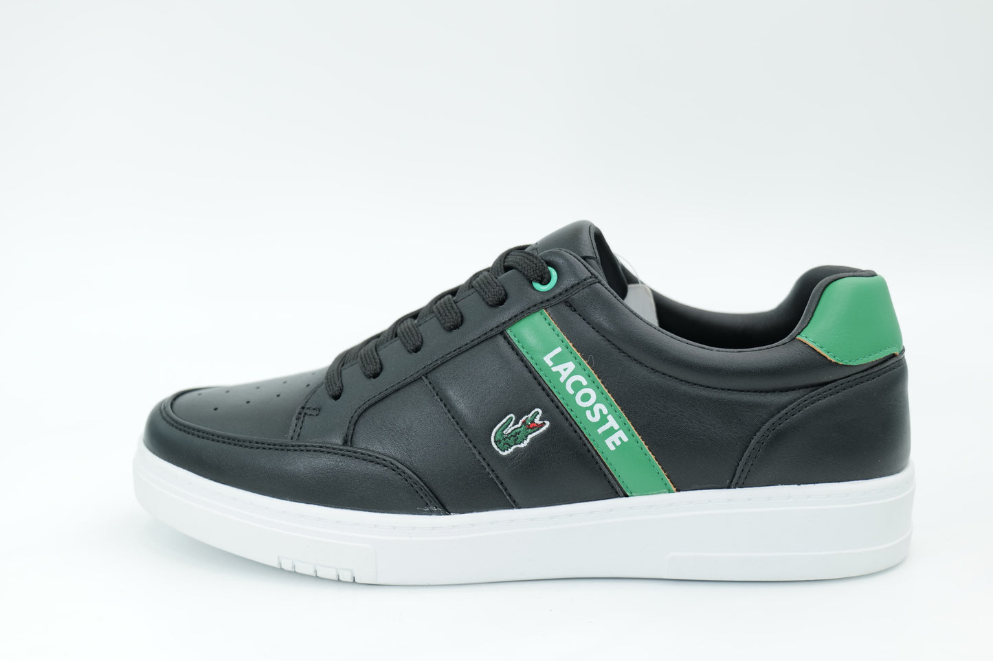 Casual sneakers