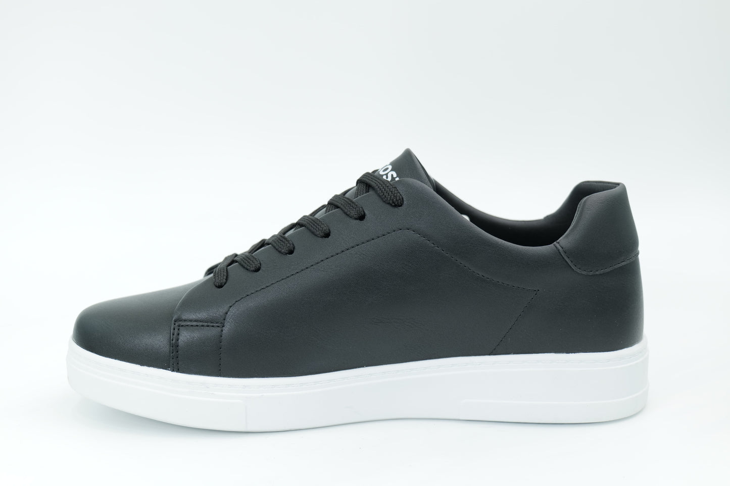 Casual sneakers