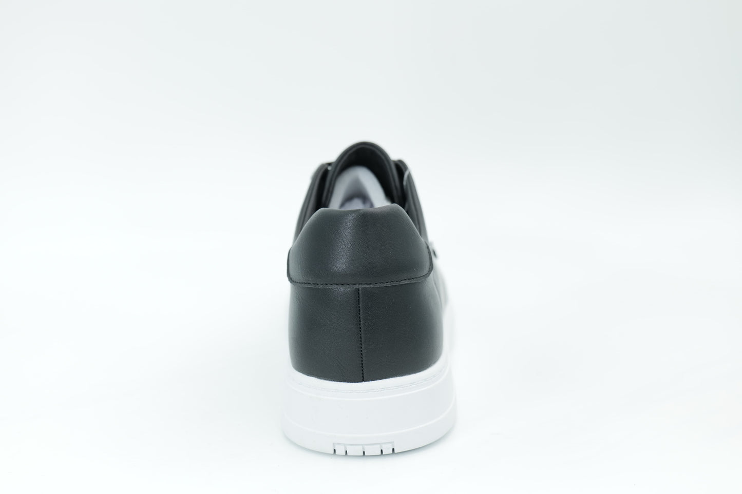 Casual sneakers