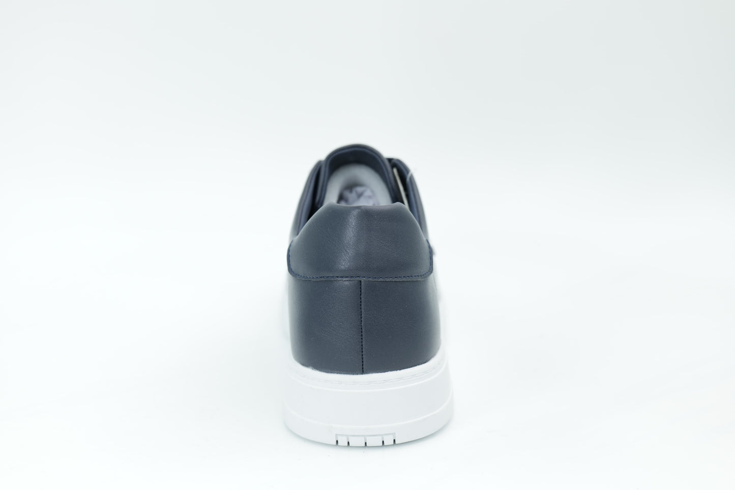 Casual sneakers