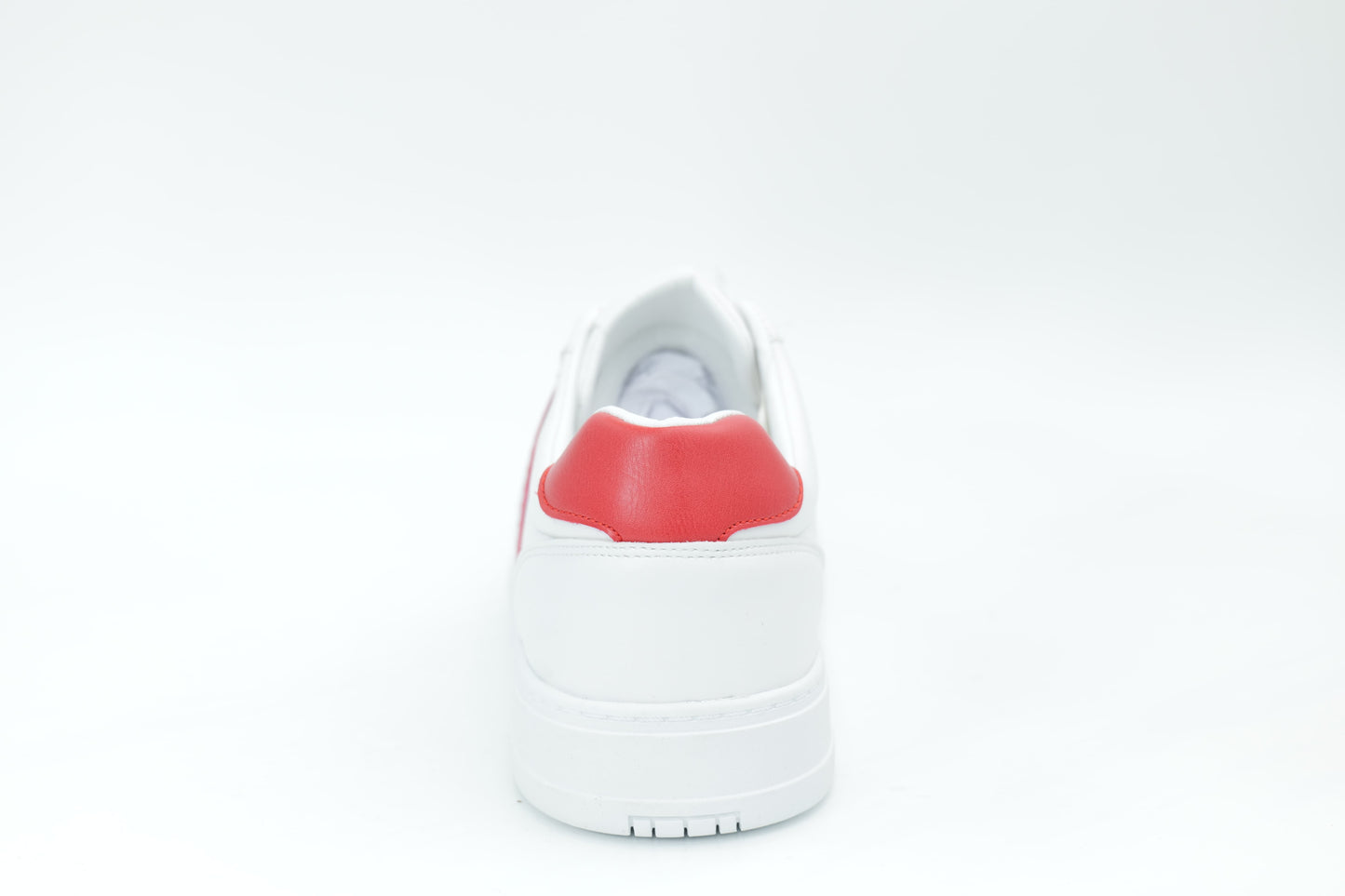 Casual sneakers