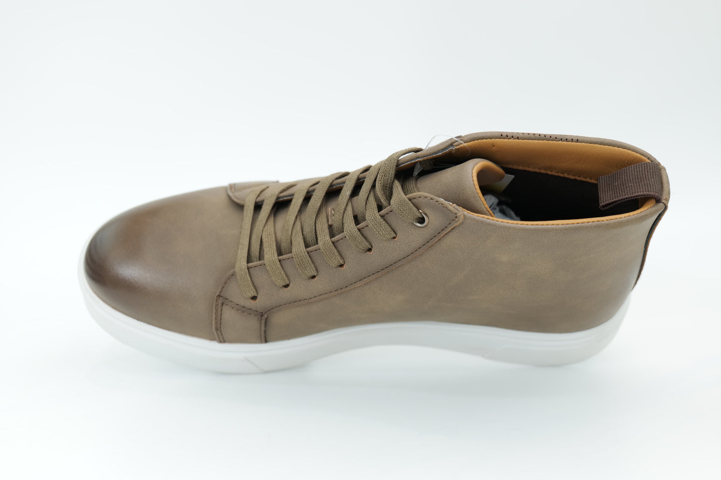 Casual sneakers