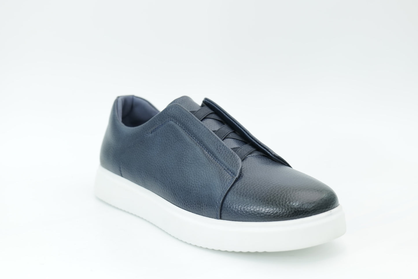 Casual sneakers