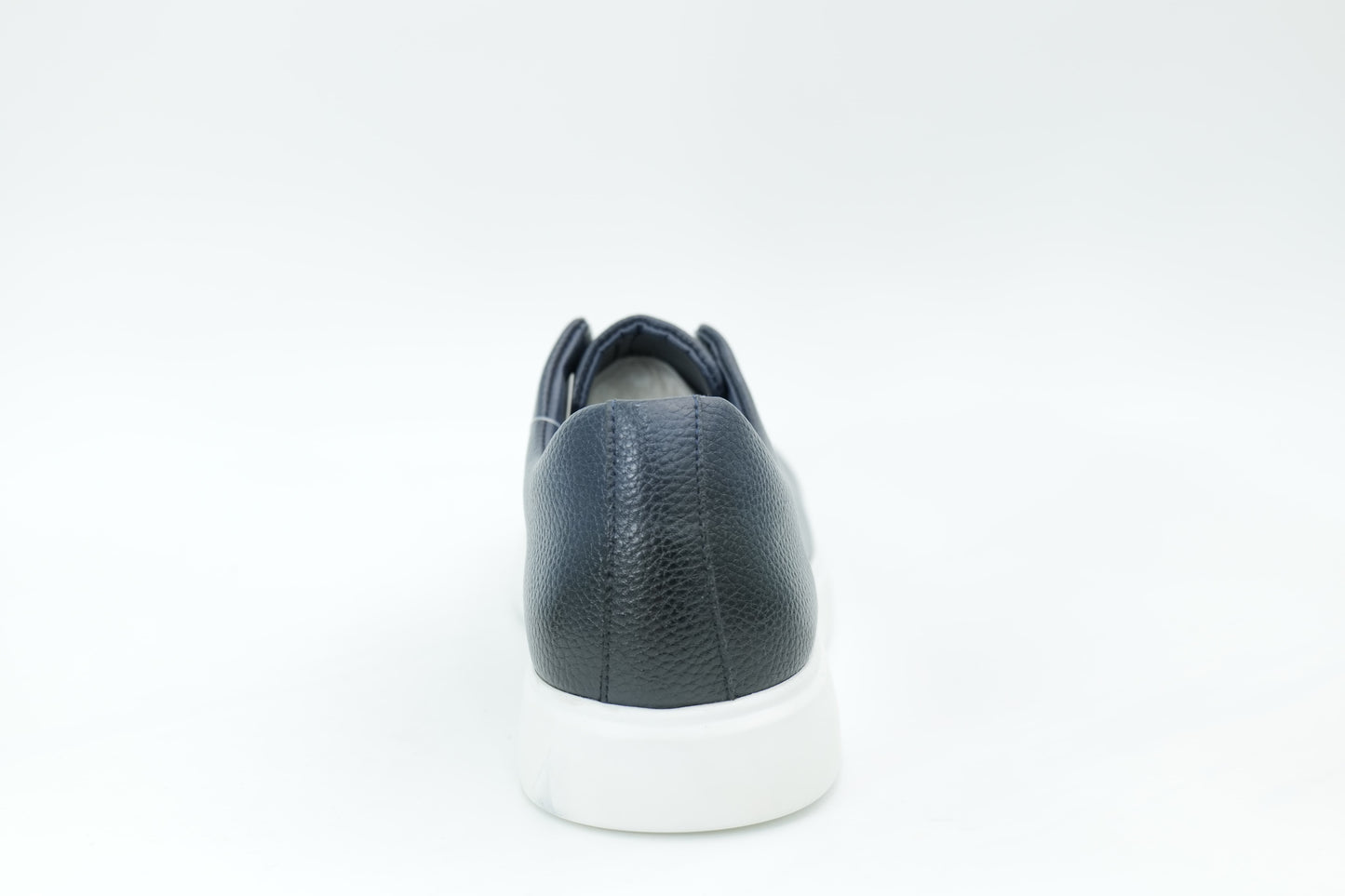 Casual sneakers