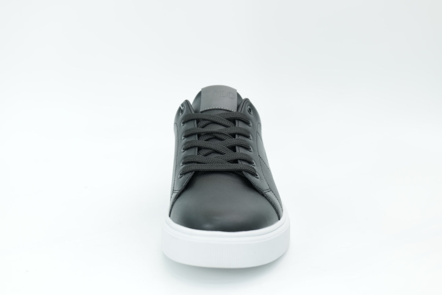 Casual sneakers