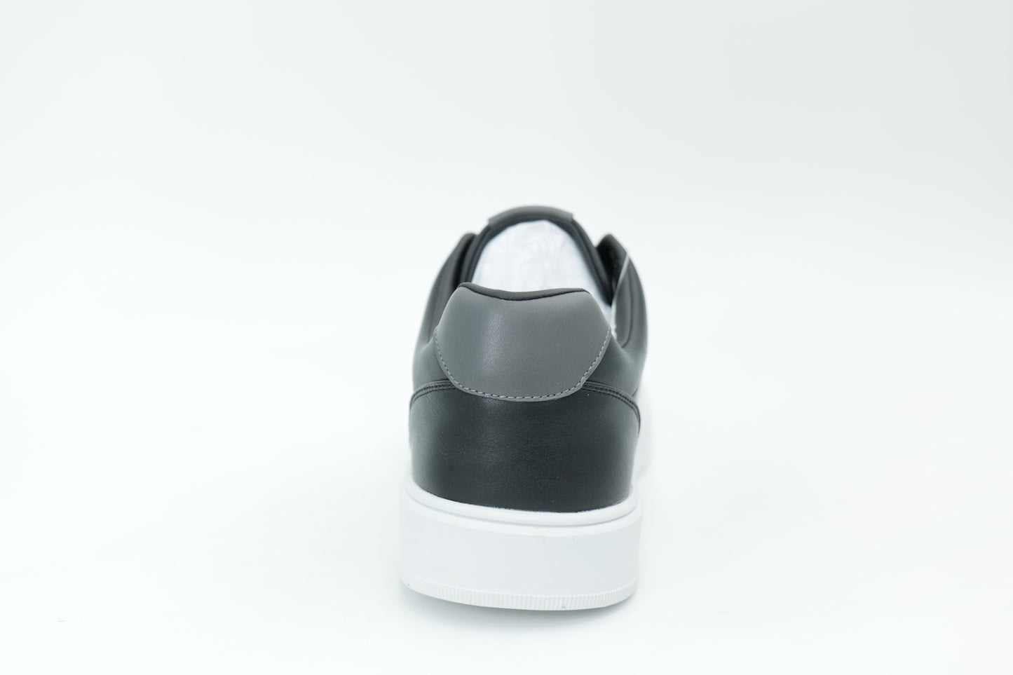 Casual sneakers