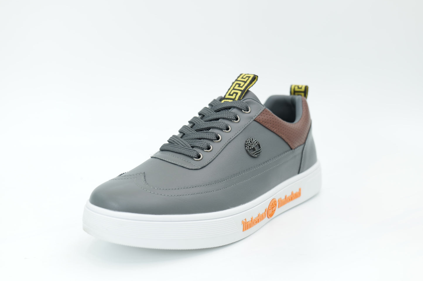 Casual sneakers