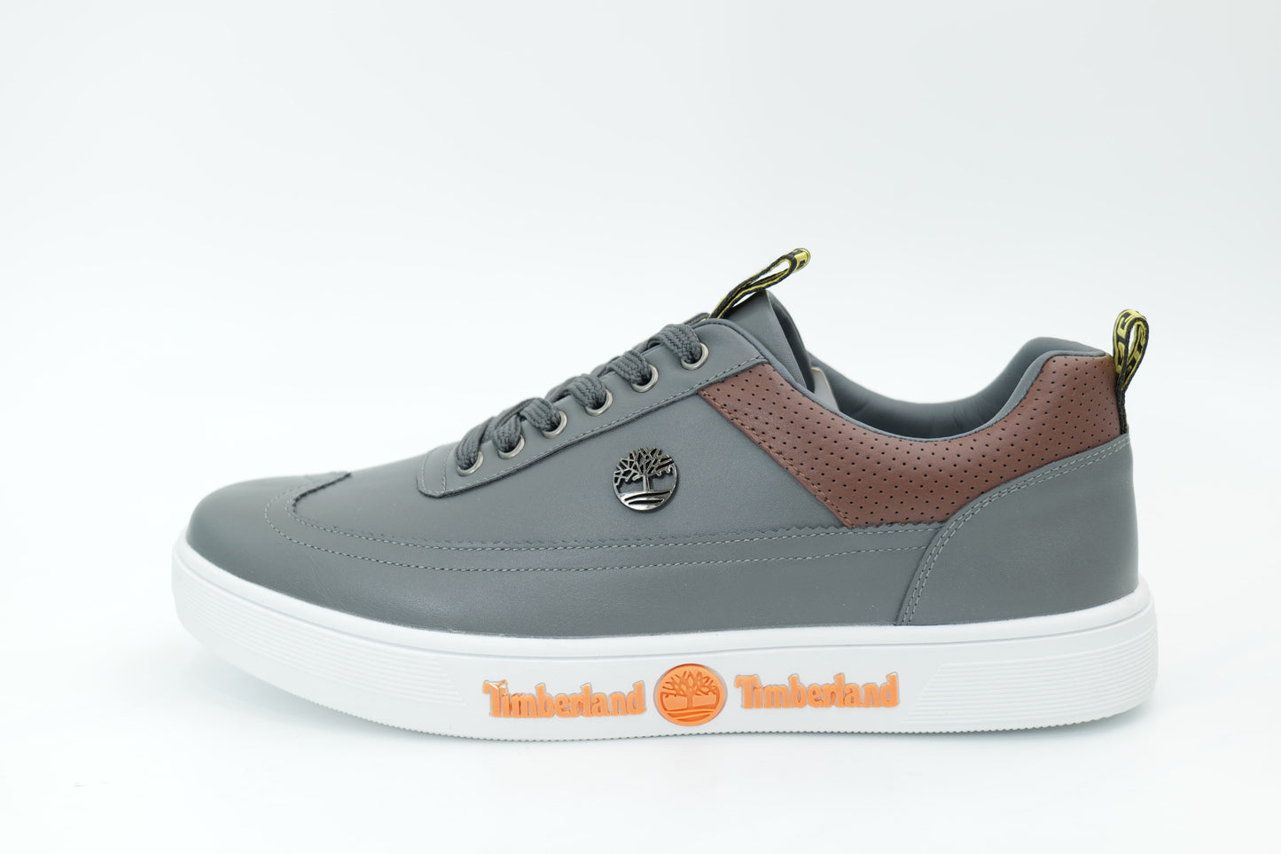 Casual sneakers