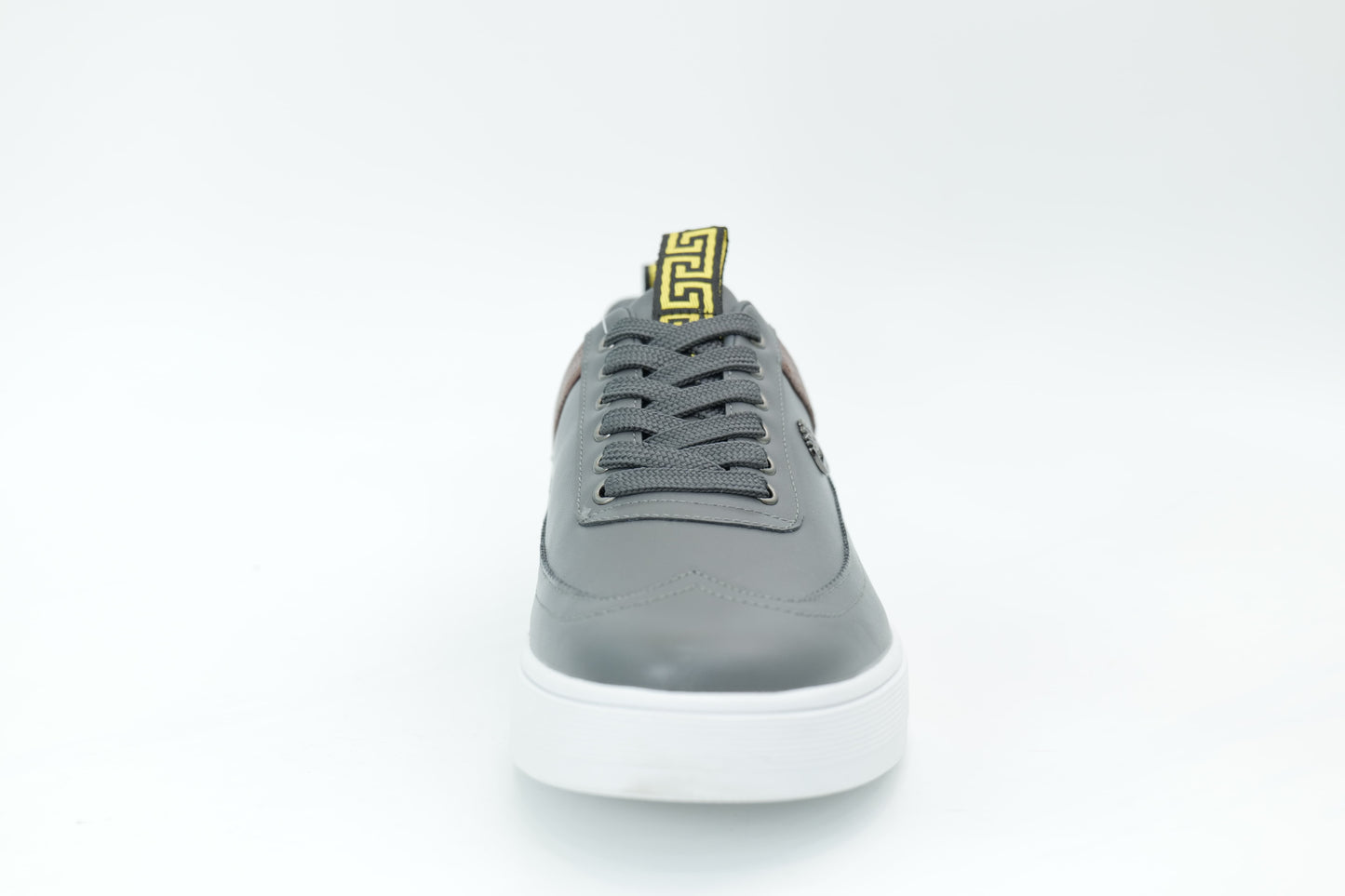 Casual sneakers