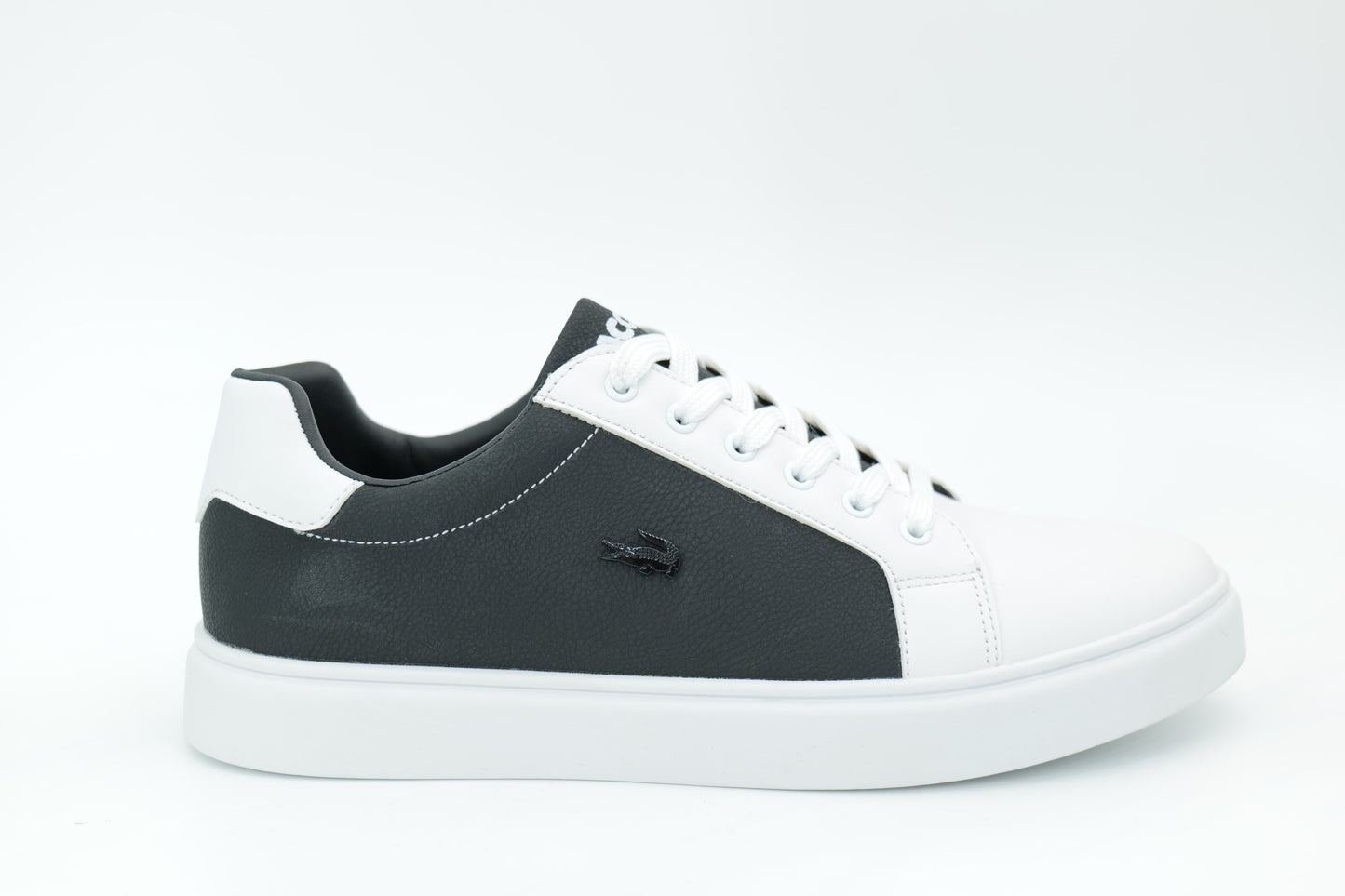 Casual sneakers