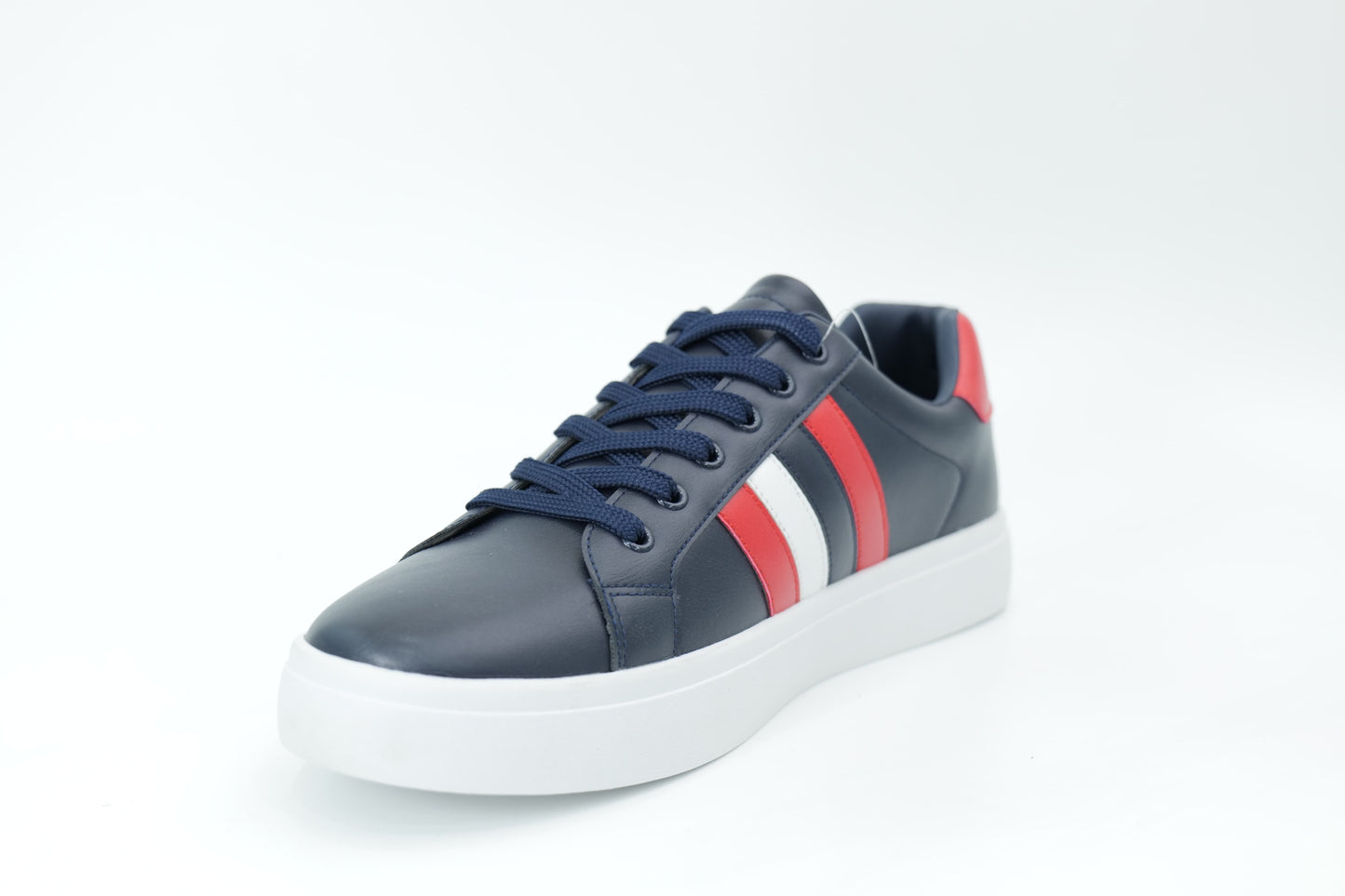 Casual sneakers