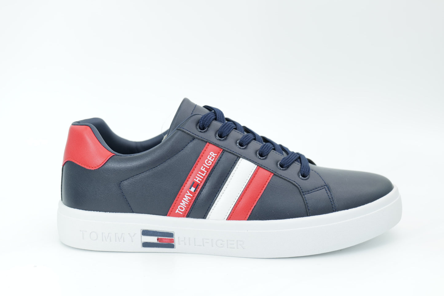Casual sneakers