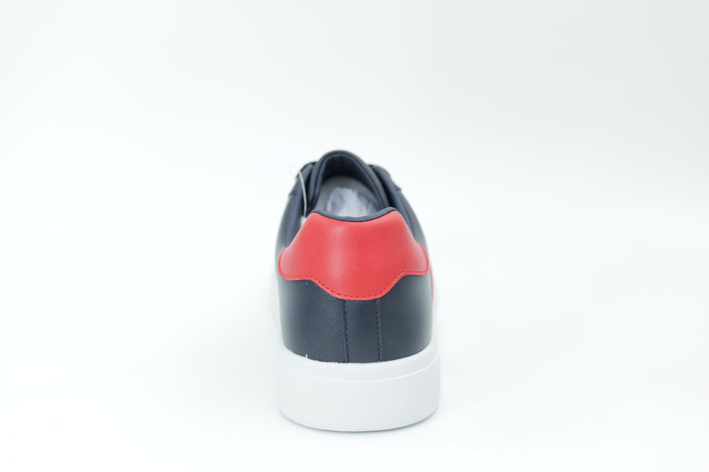 Casual sneakers