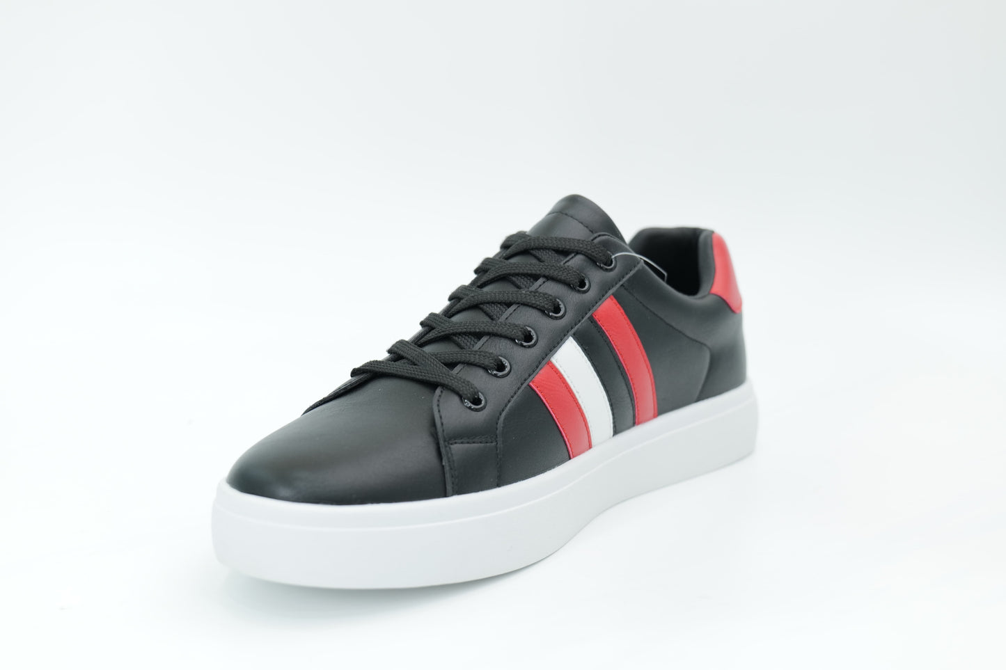Casual sneakers