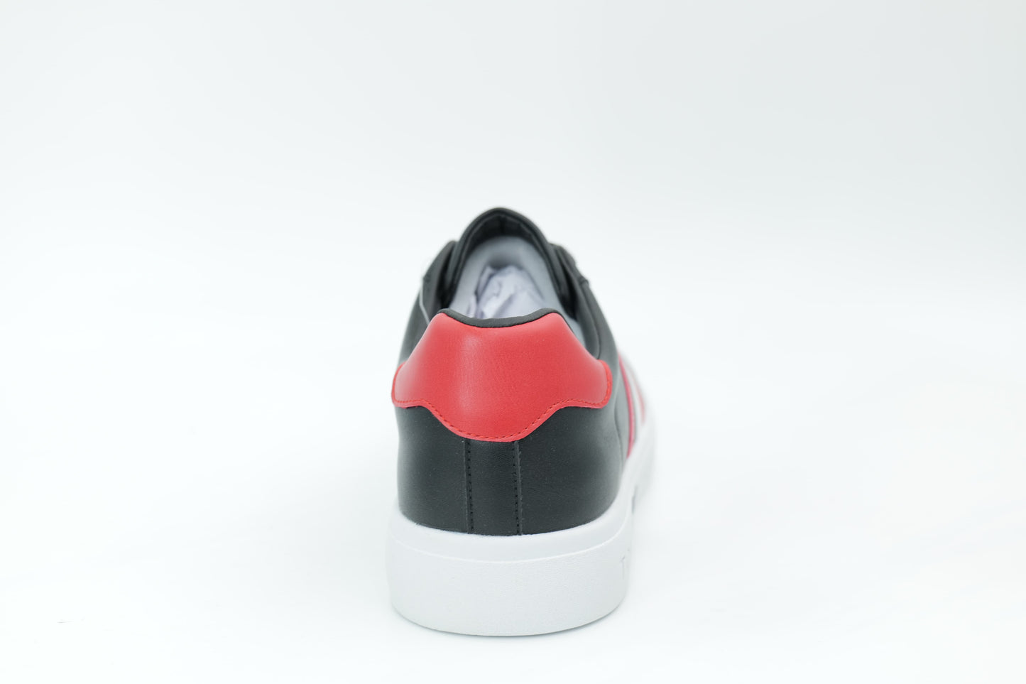 Casual sneakers