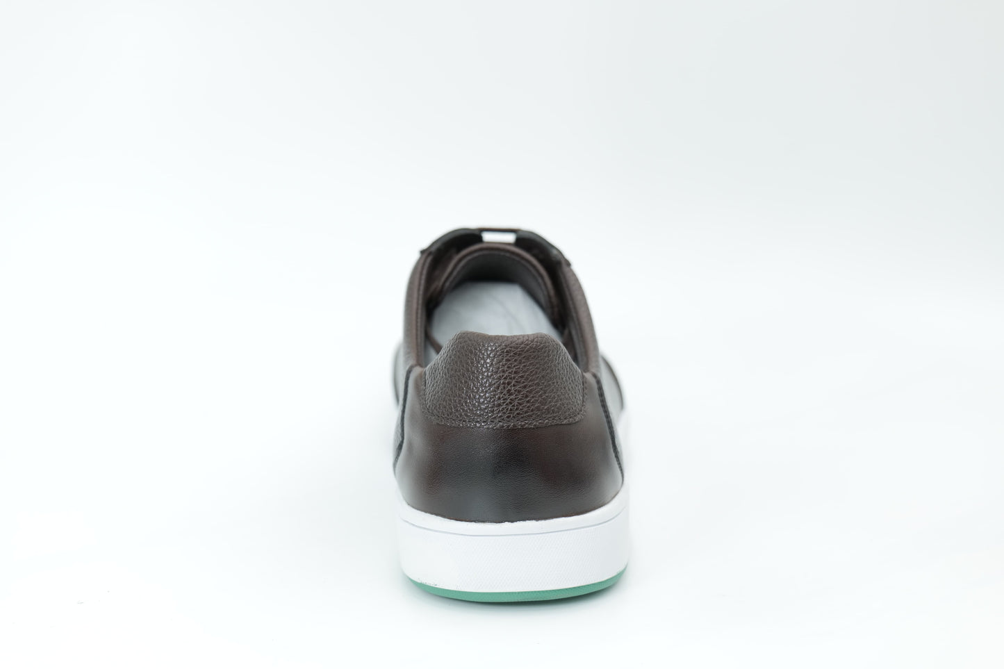 Casual sneakers