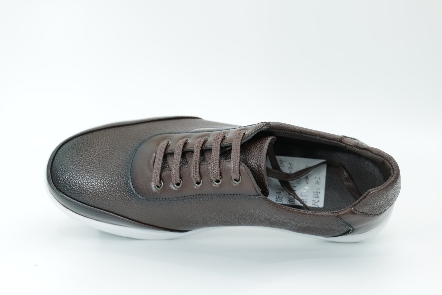 Casual sneakers