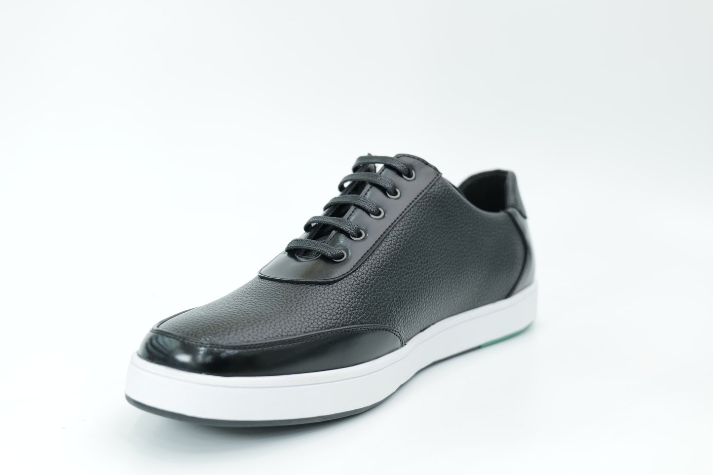 Casual sneakers