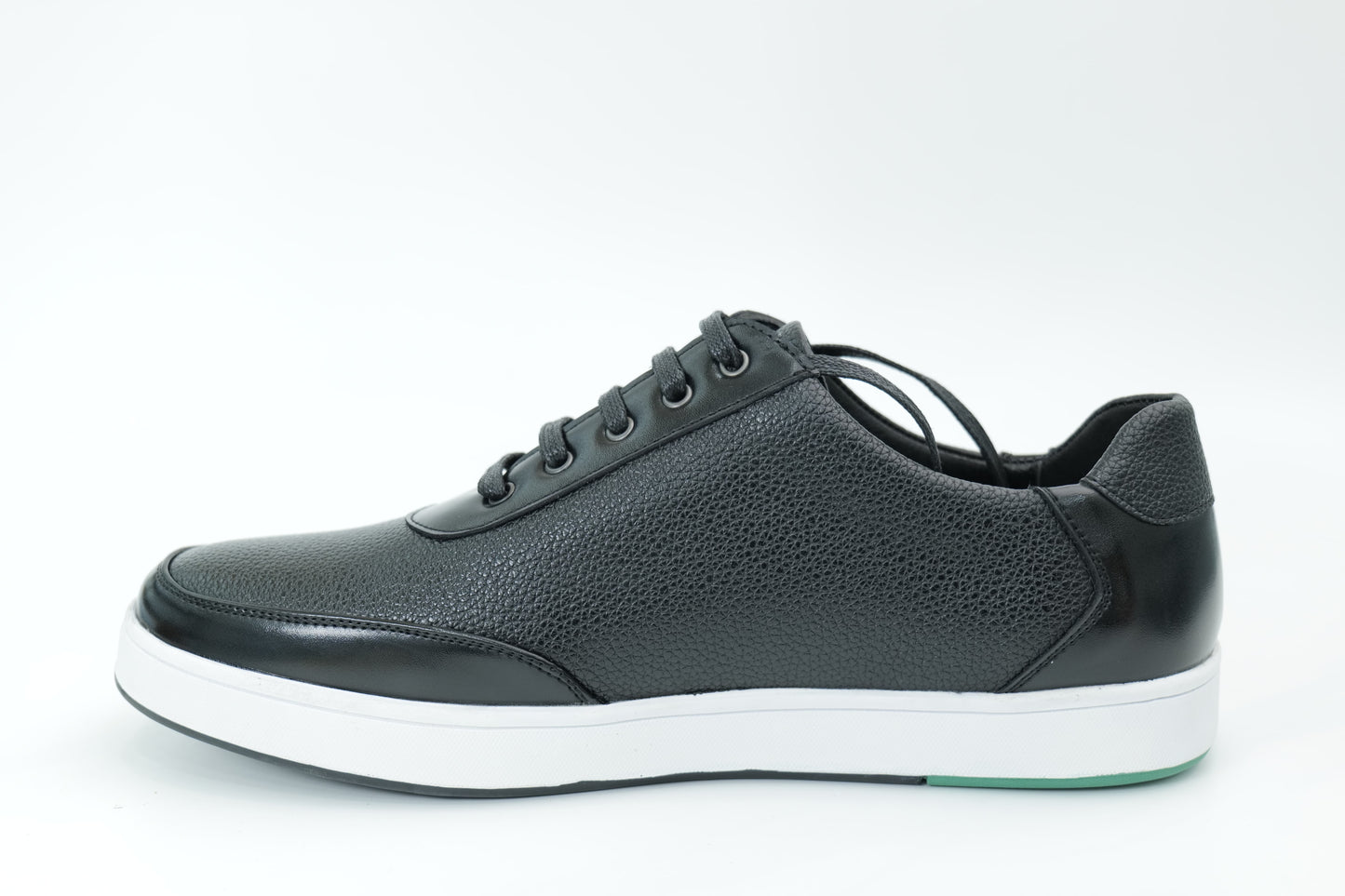 Casual sneakers