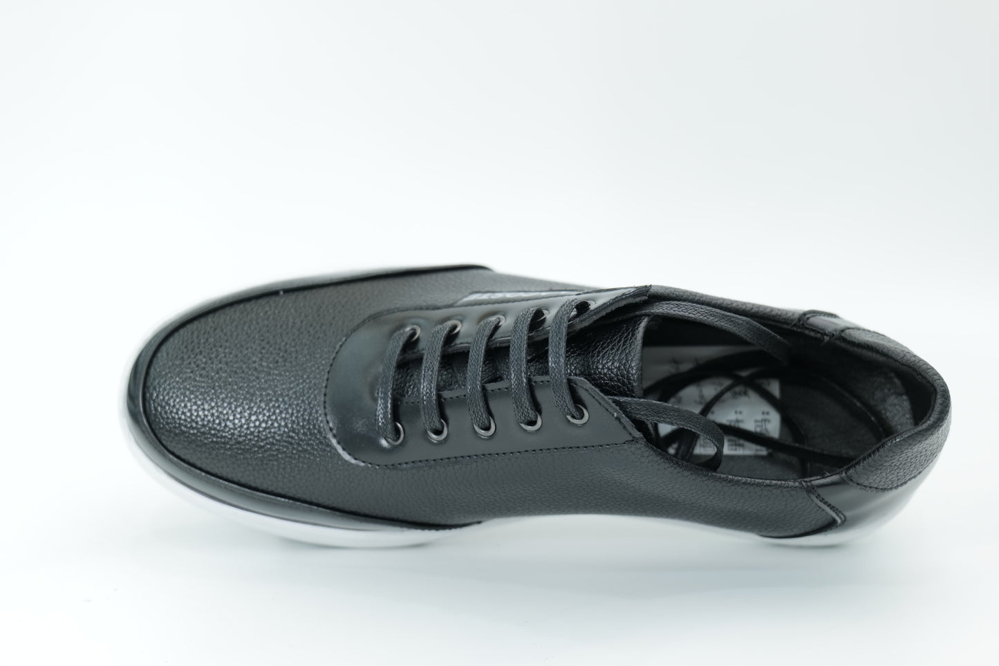 Casual sneakers