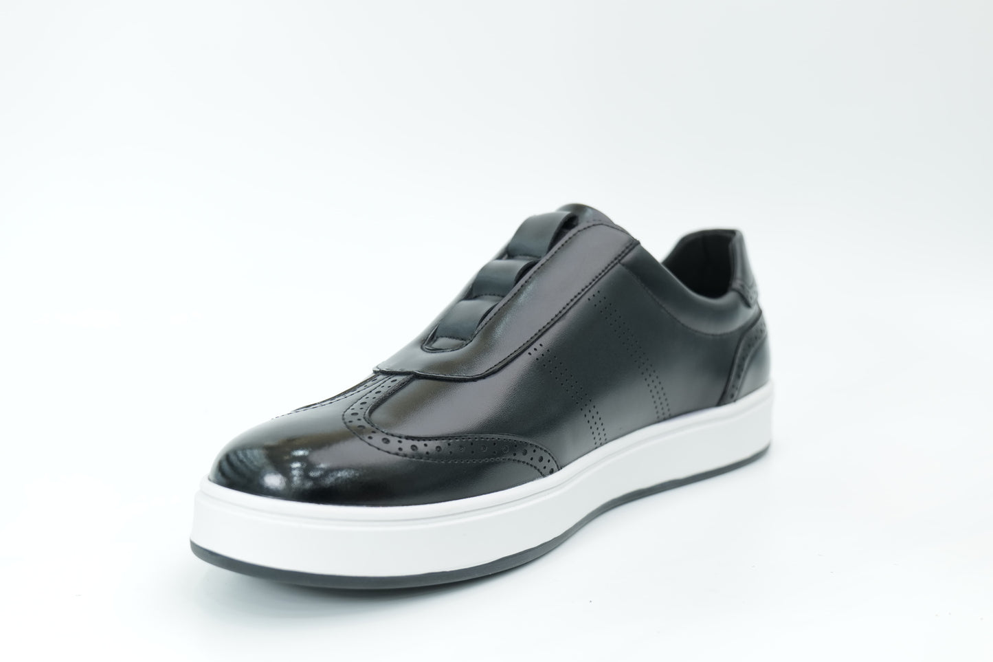 Casual sneakers