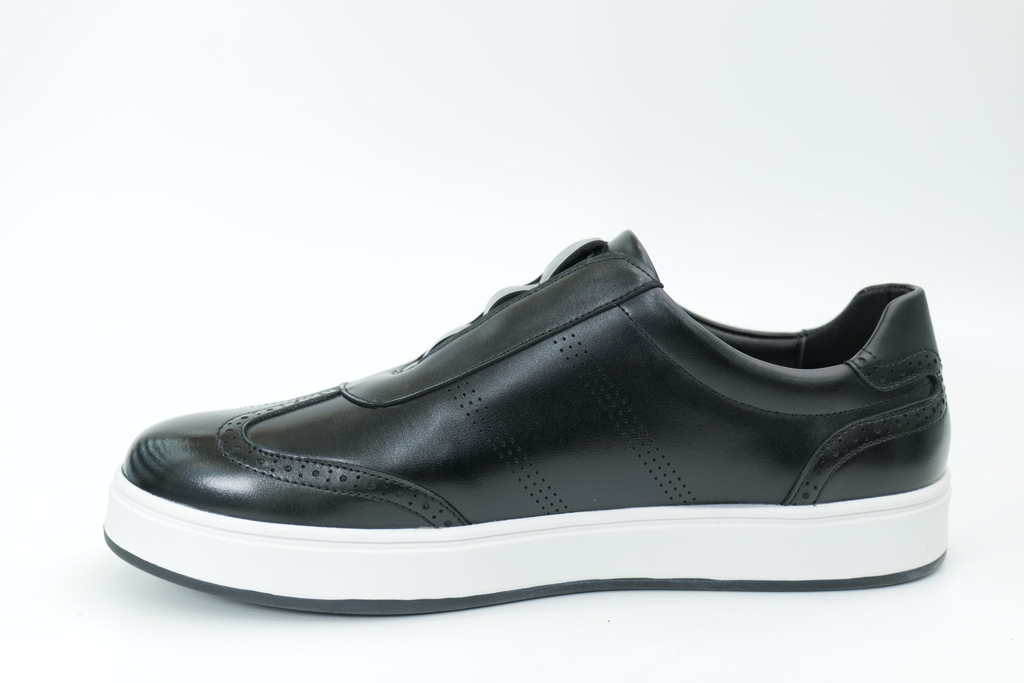Casual sneakers