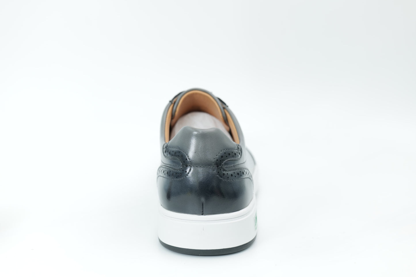 Casual sneakers