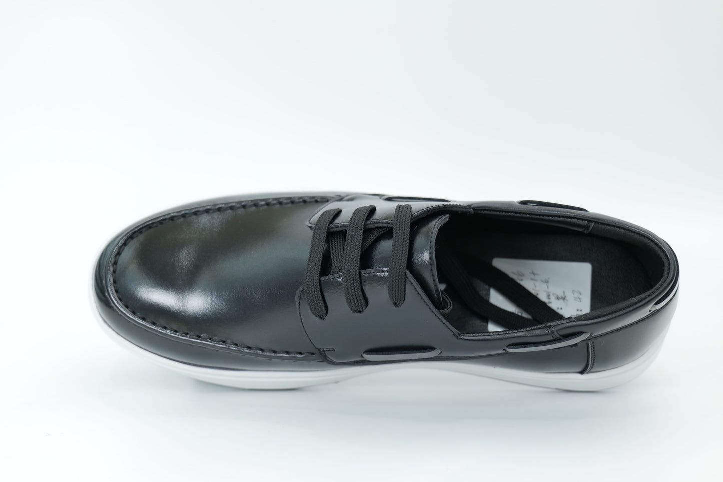 Casual sneakers
