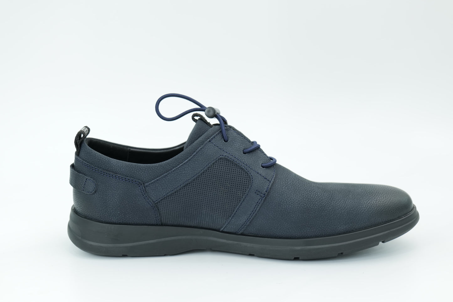 Casual shoes