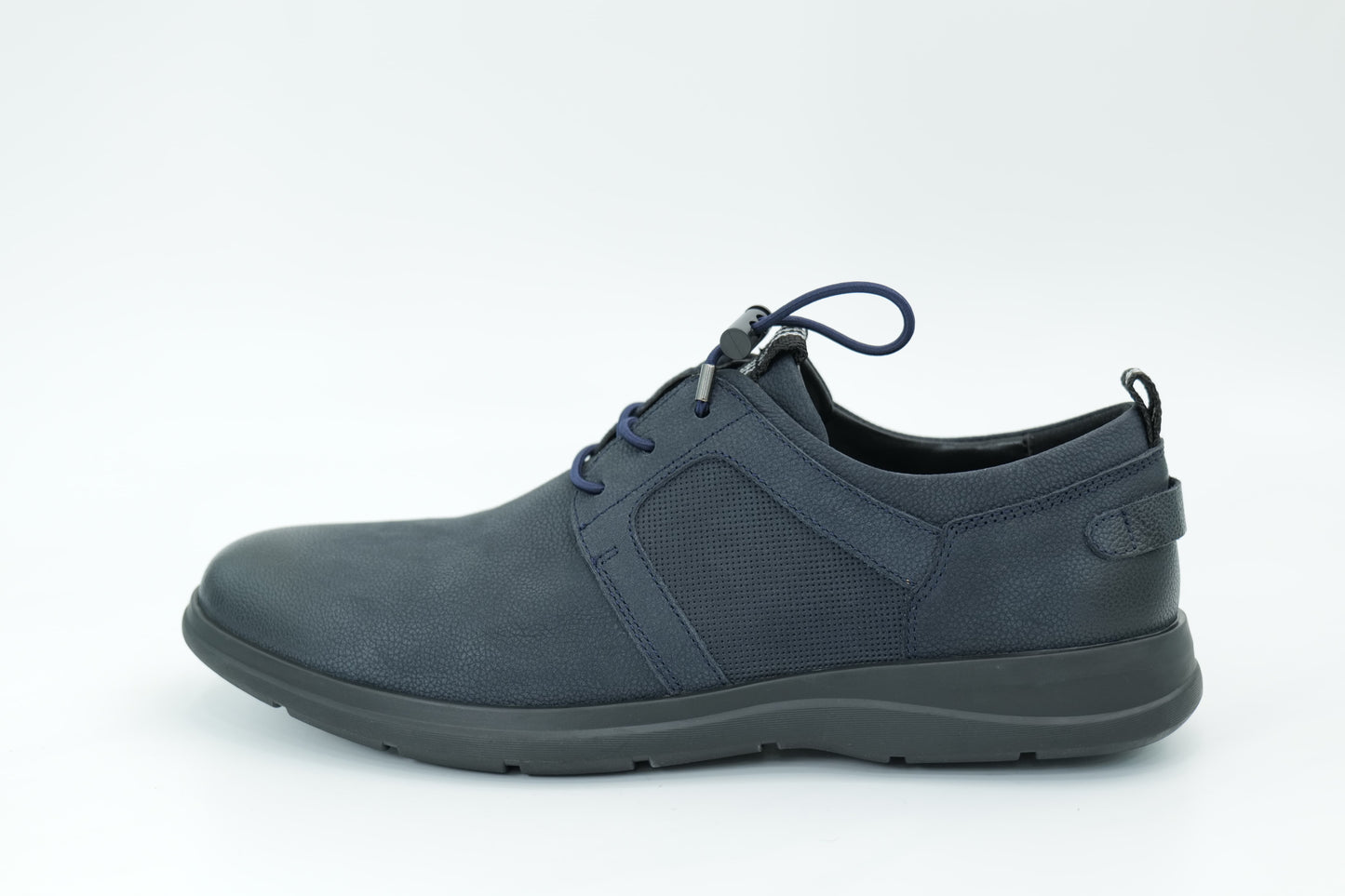 Casual shoes