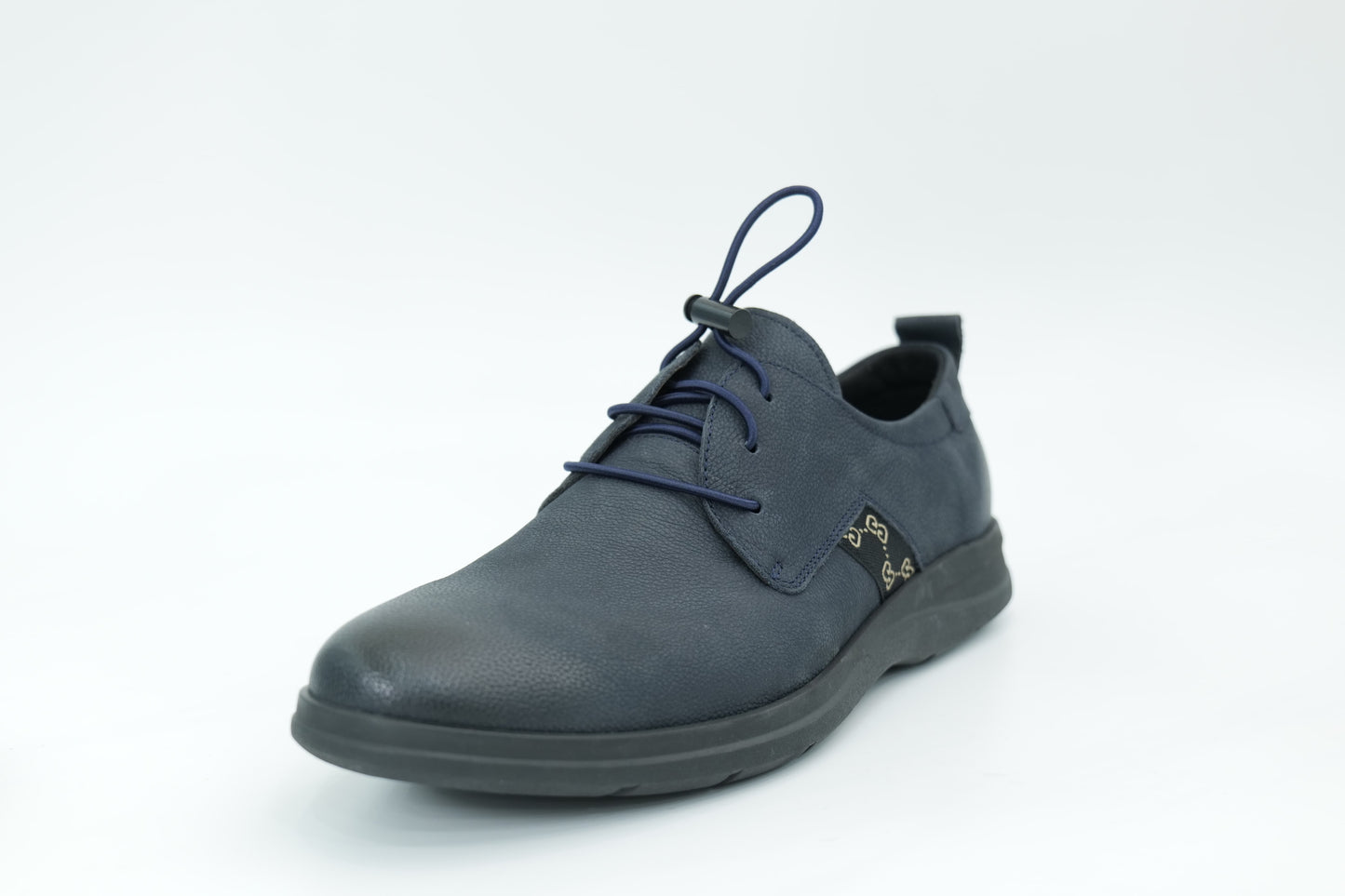 Casual shoes