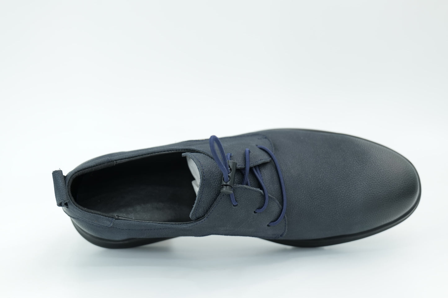 Casual shoes