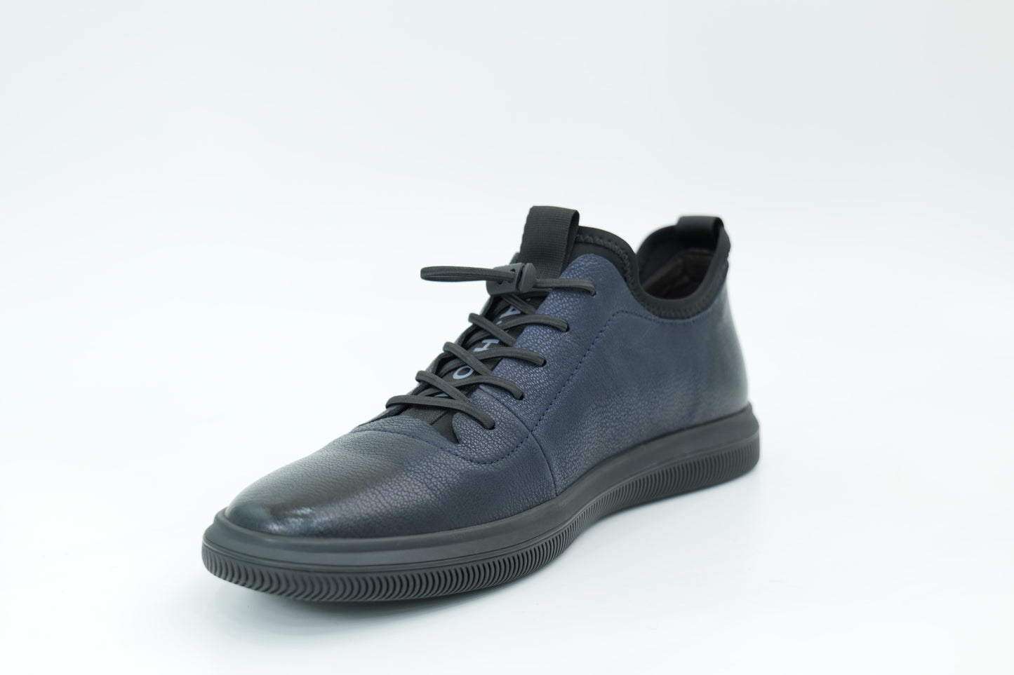 Casual shoes