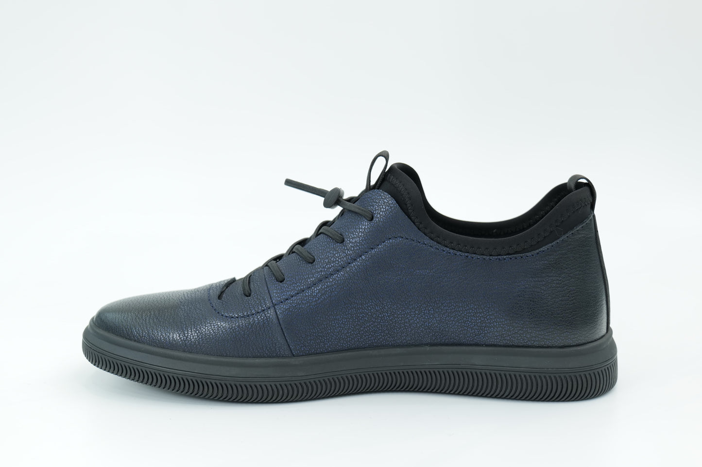 Casual shoes