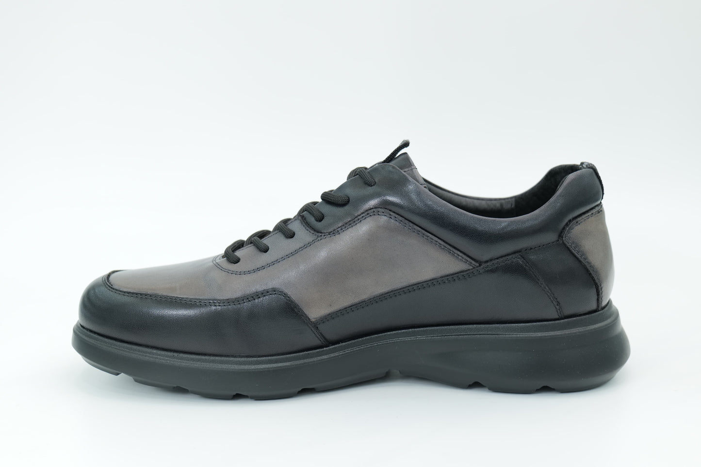 Casual shoes
