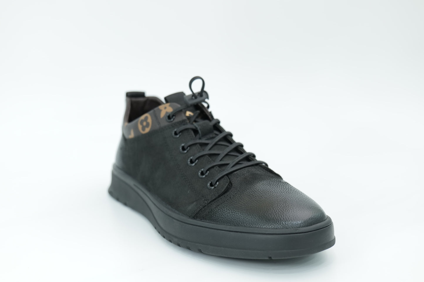 Casual shoes