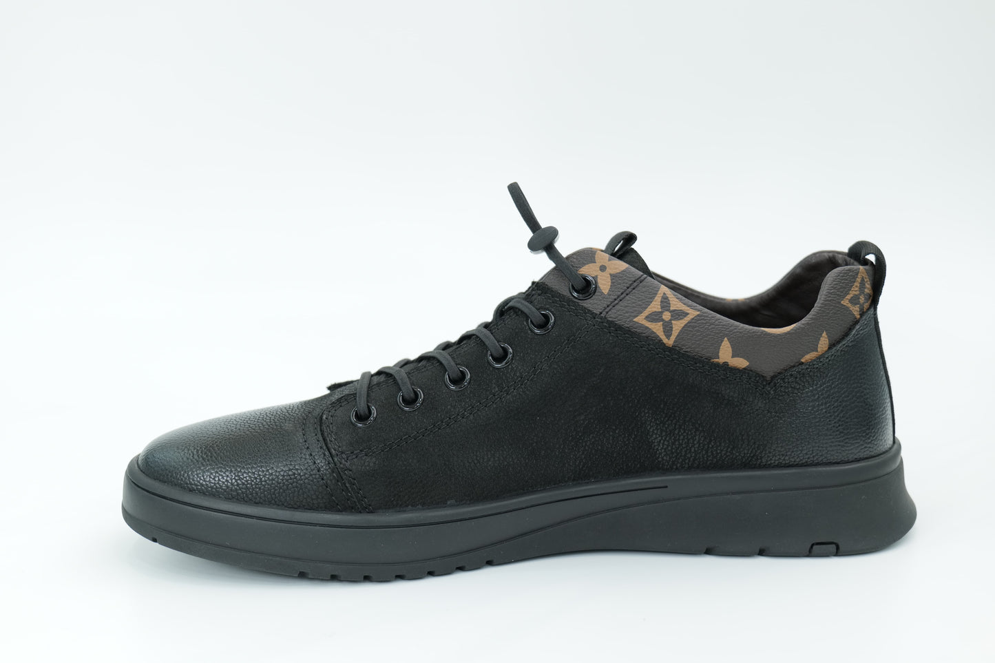 Casual shoes