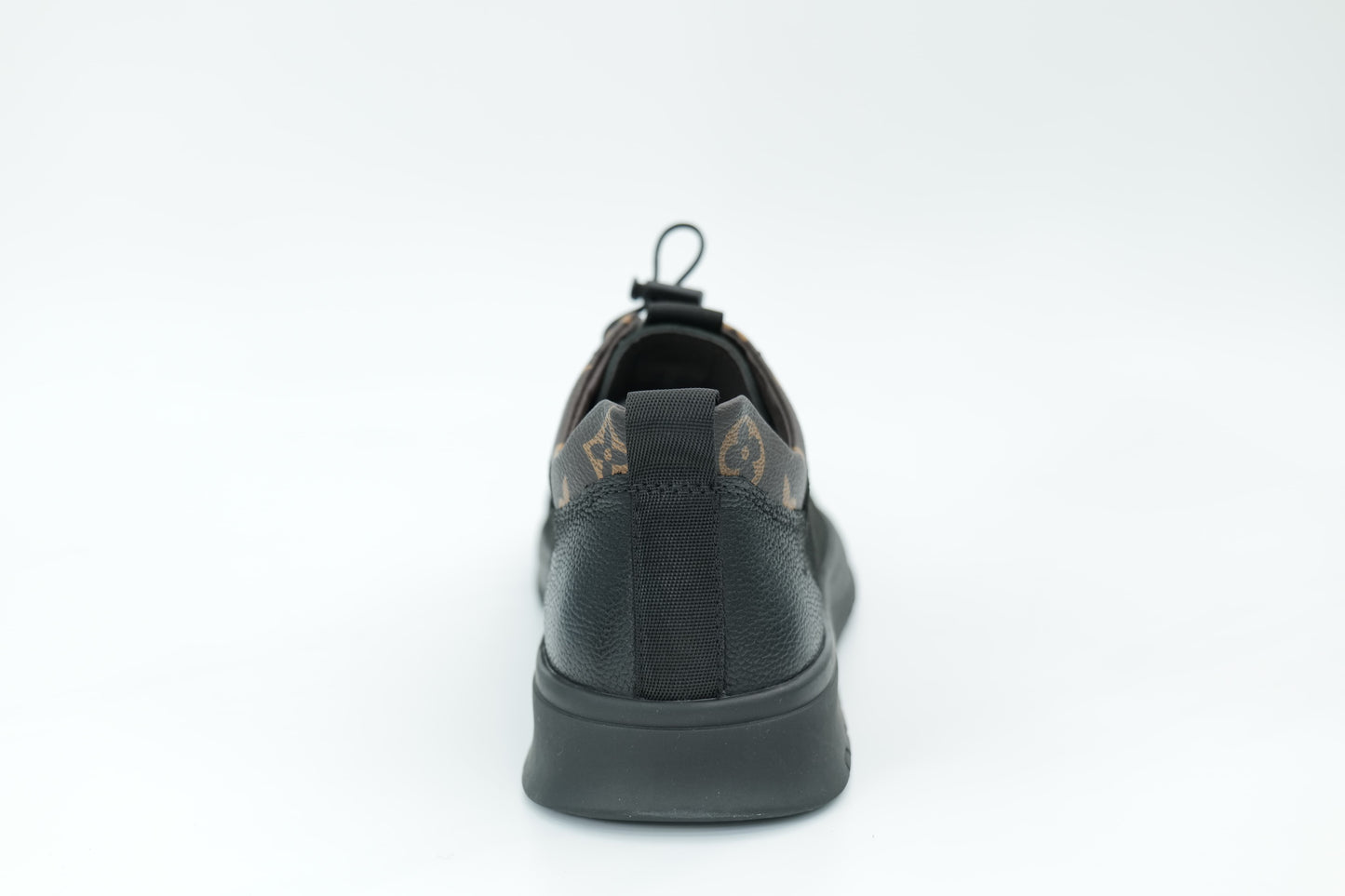 Casual shoes