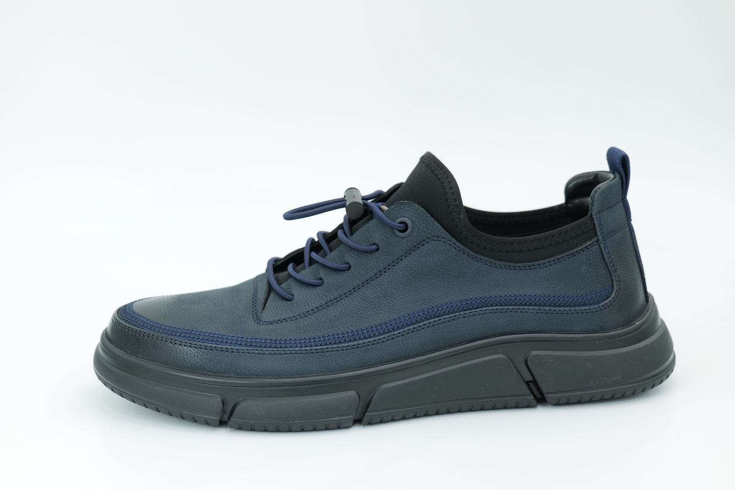 Casual shoes