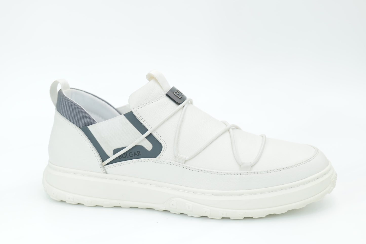 Casual shoes