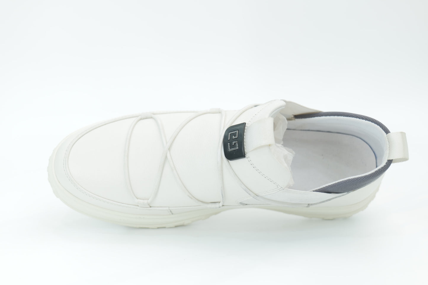 Casual shoes