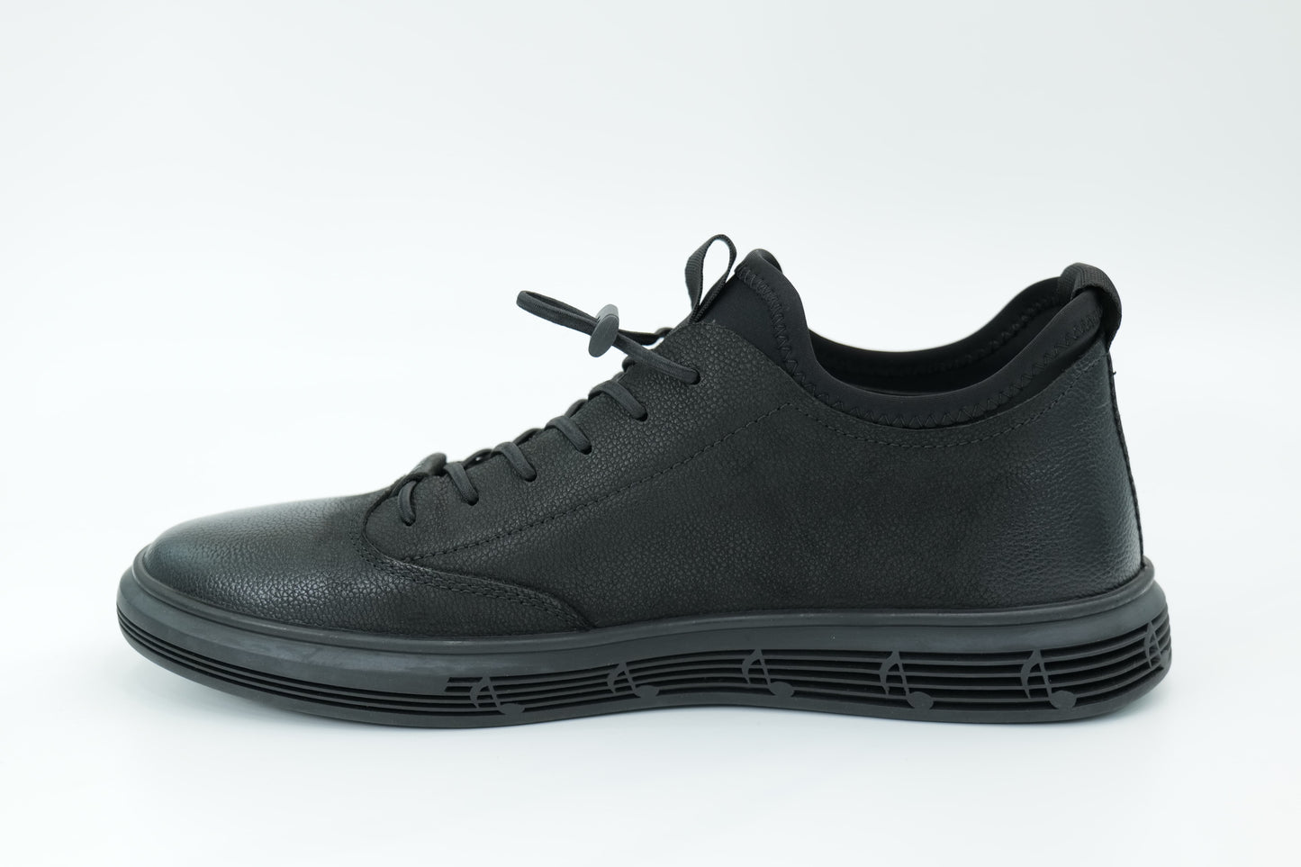 Casual shoes
