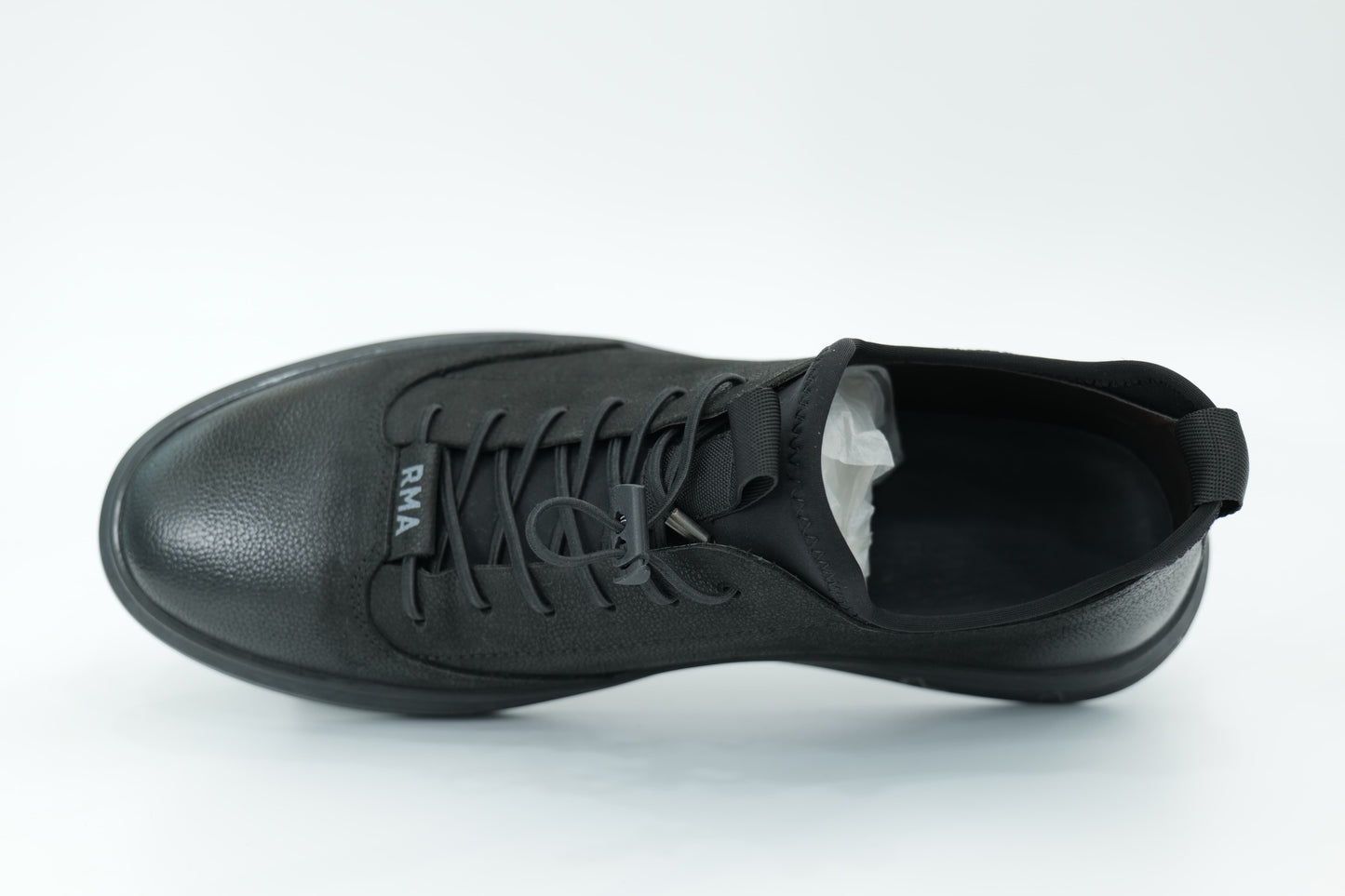 Casual shoes