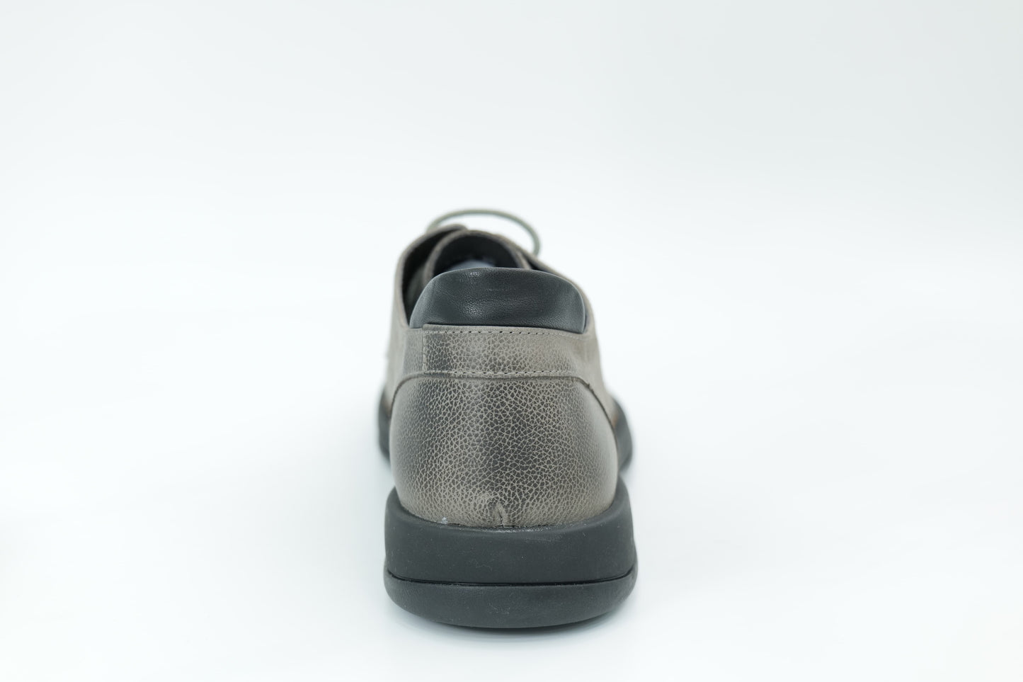 Casual shoes