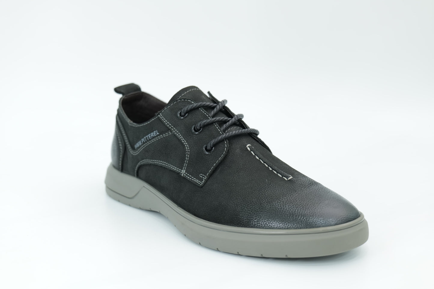 Casual shoes