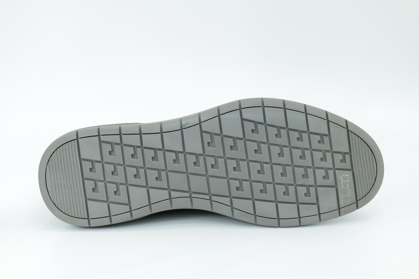 Casual shoes