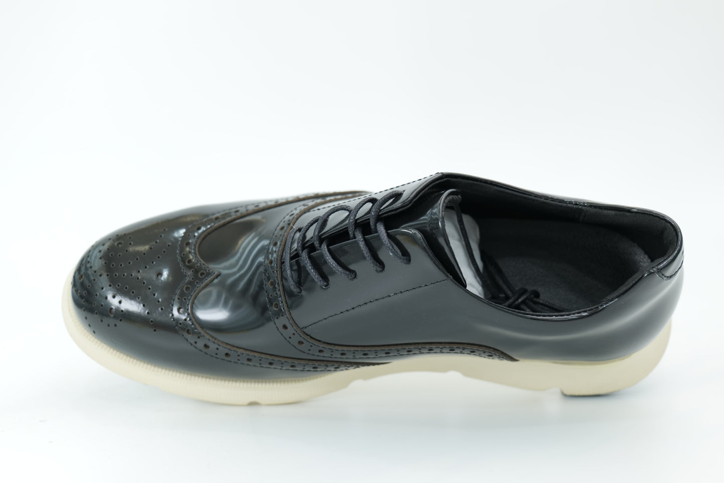 Casual shoes