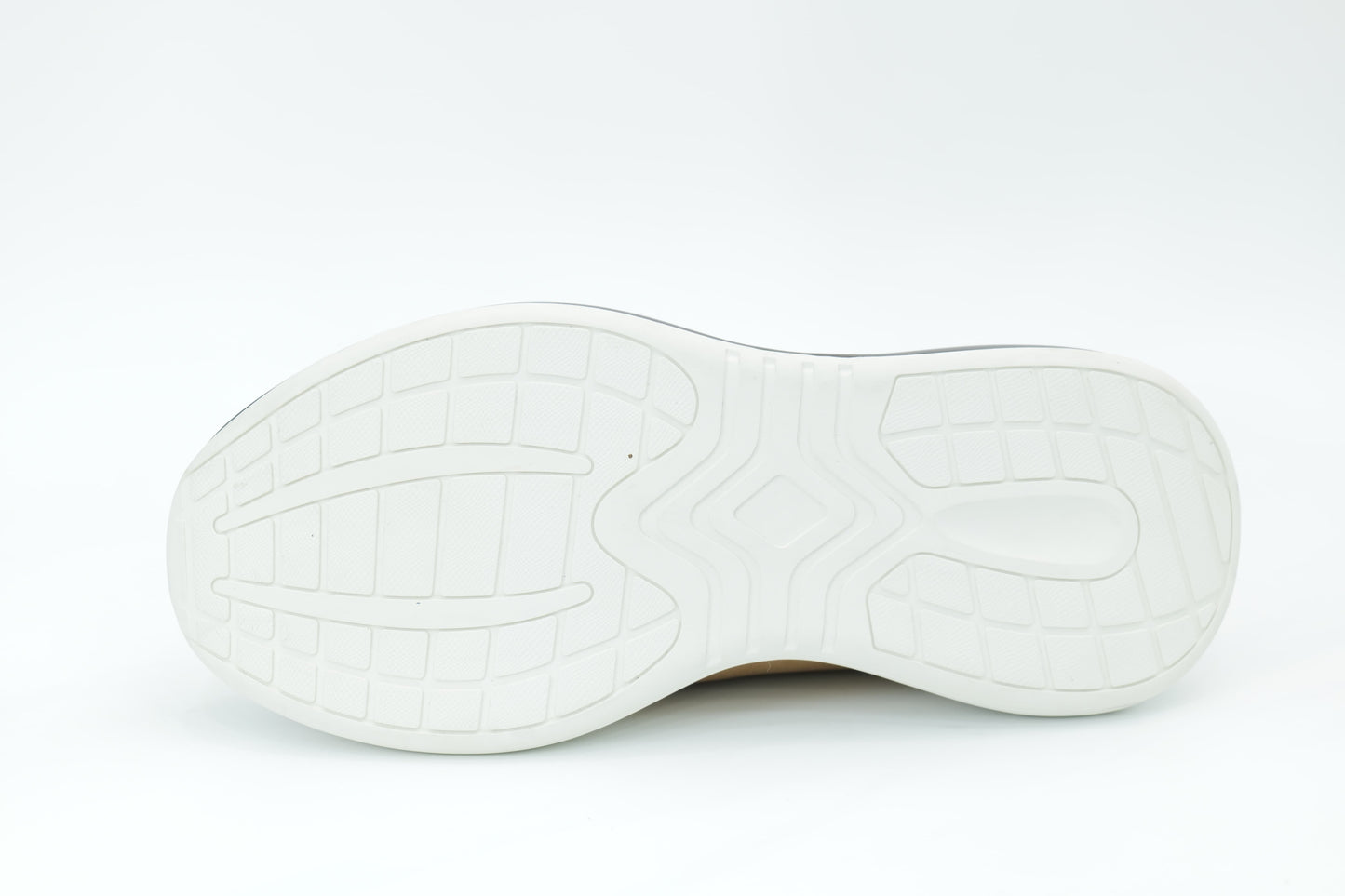 Sports shoes