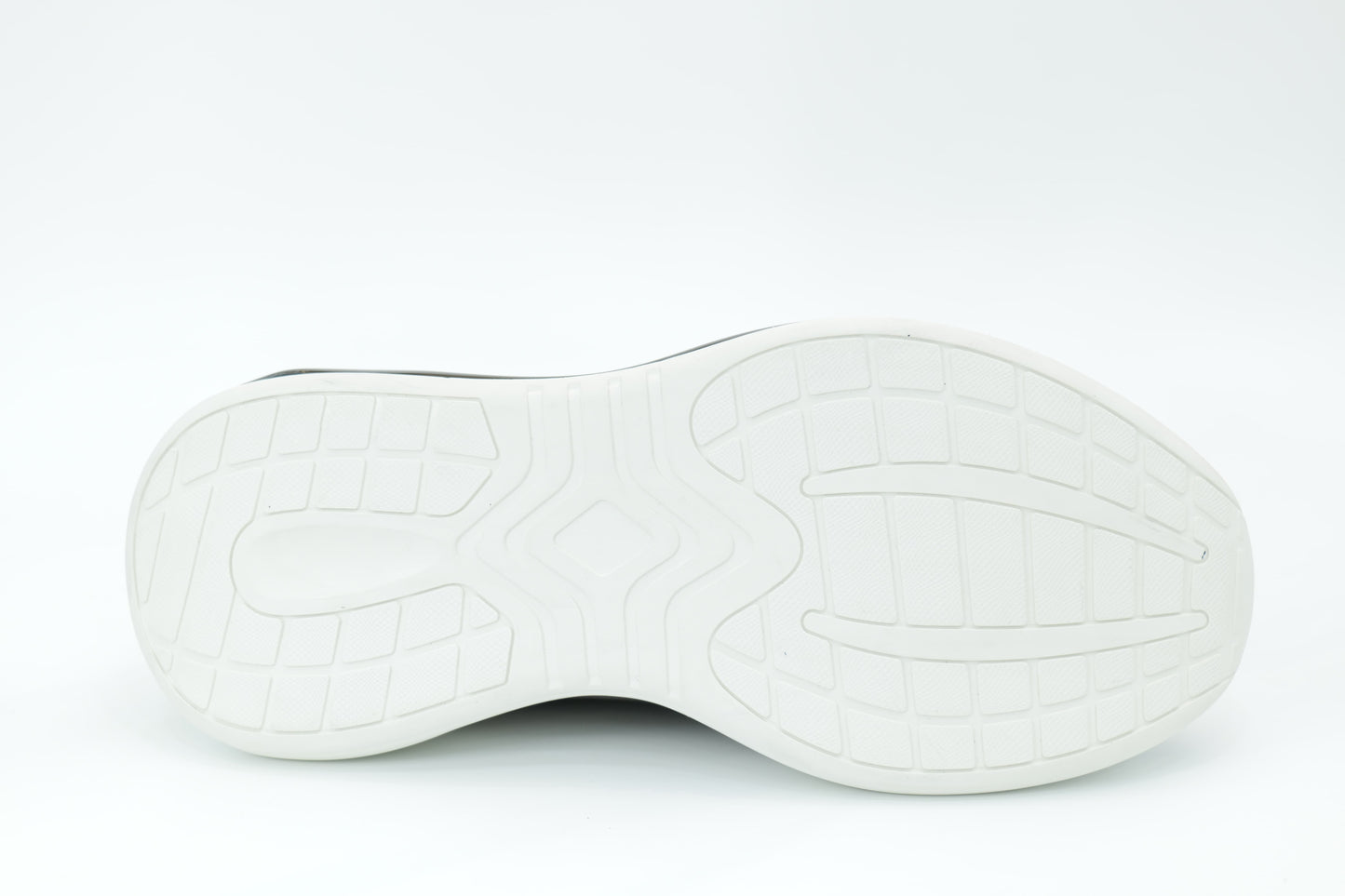 Sports shoes